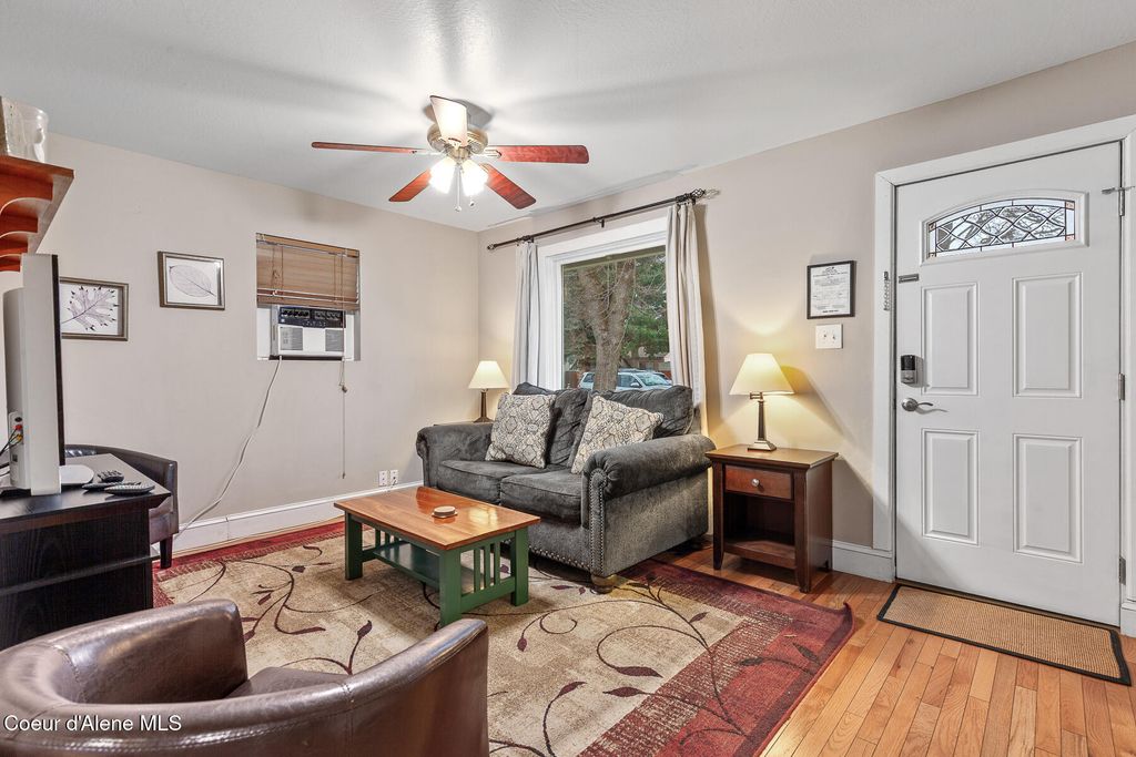 Photo of 1303 Pennsylvania Ave, Coeur dAlene, ID 83814 (MLS # 26-590)