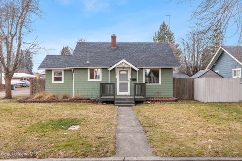 Photo of 1303 Pennsylvania Ave, Coeur dAlene, ID 83814 (MLS # 26-590)