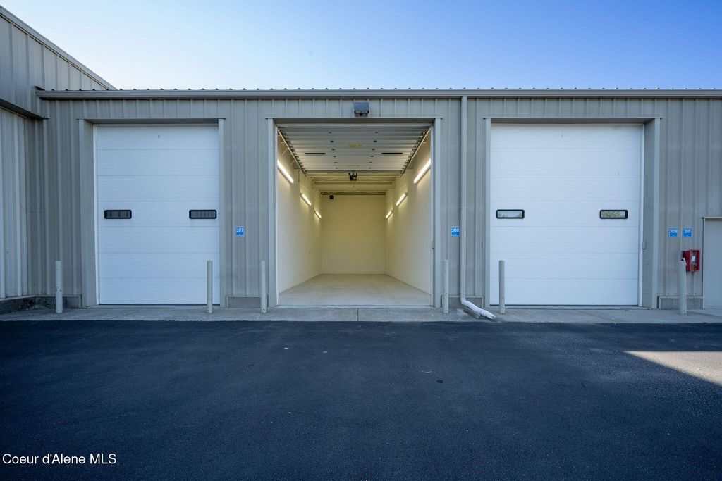 Photo of 3330 HUETTER Rd #308, Coeur dAlene, ID 83814 (MLS # 25-9759)