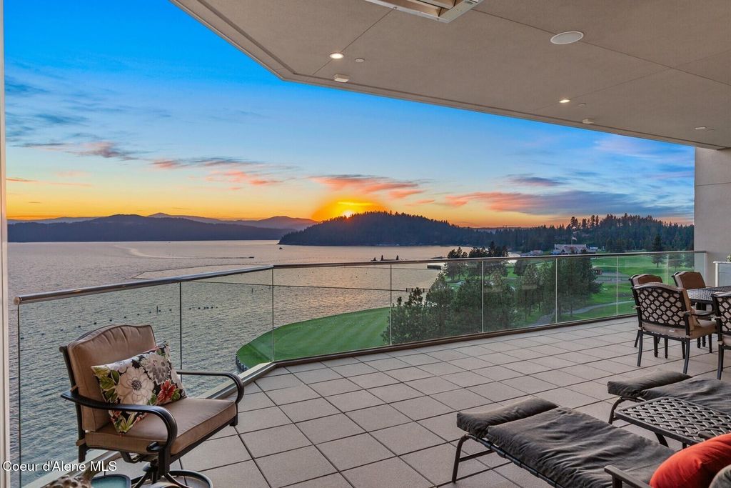 Photo of 2031 Island Green Dr, Coeur dAlene, ID 83814 (MLS # 25-1268)