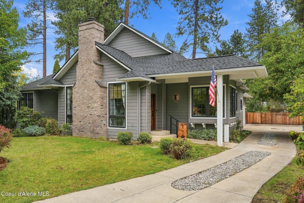 Photo of 501 Riverside Harbor Harbor, Post Falls, ID 83854 (MLS # 26-9504)
