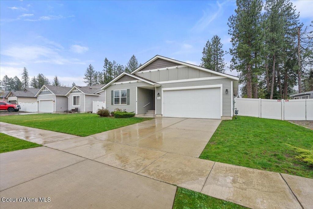 Photo of 7116 Lakeland St, Rathdrum, ID 83858 (MLS # 26-3934)