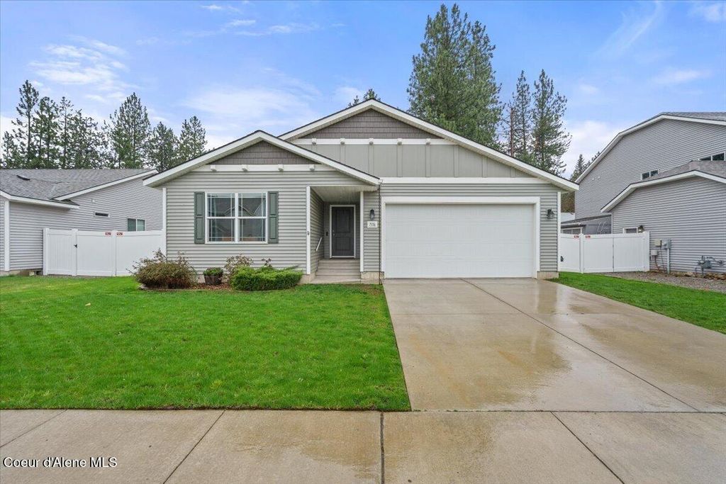 Photo of 7116 Lakeland St, Rathdrum, ID 83858 (MLS # 26-3934)
