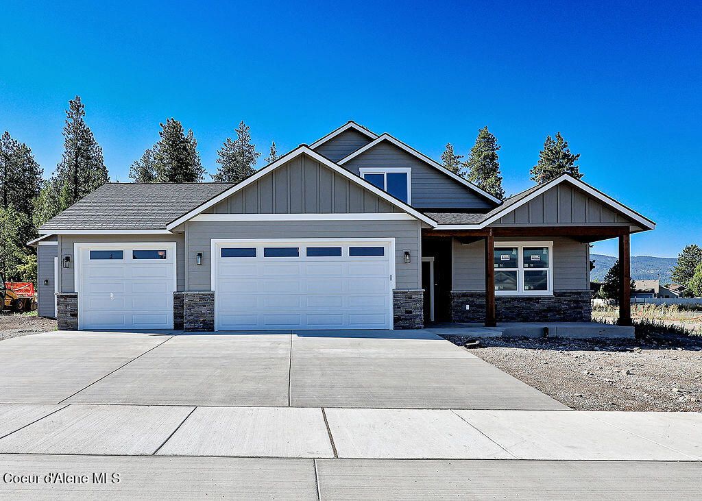 Photo of 4450 Savea Ln, Post Falls, ID 83854 (MLS # 25-9890)
