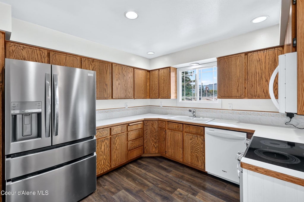 Photo of 16 Lincoln Ave, Priest River, ID 83856 (MLS # 26-9446)