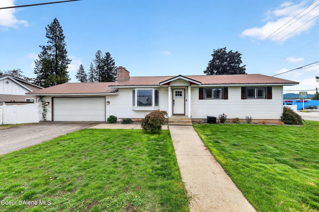 Photo of 16 Lincoln Ave, Priest River, ID 83856 (MLS # 26-9446)