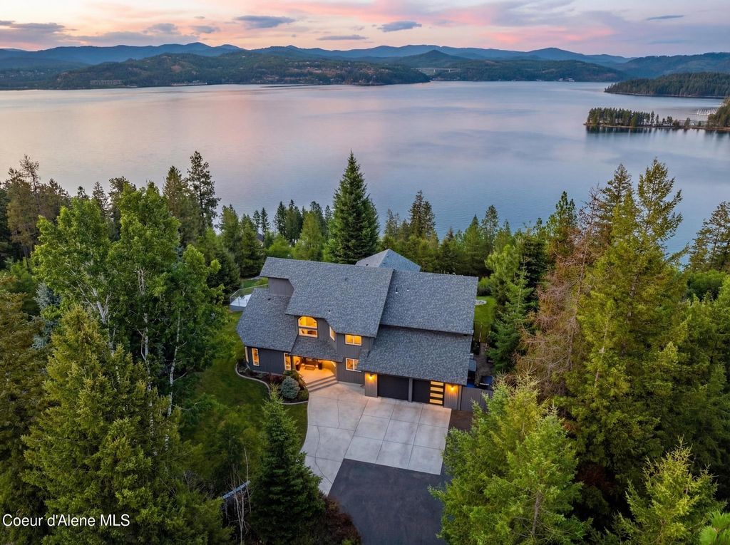 Photo of 908 HARBOR VIEW View, Coeur dAlene, ID 83814 (MLS # 26-2155)