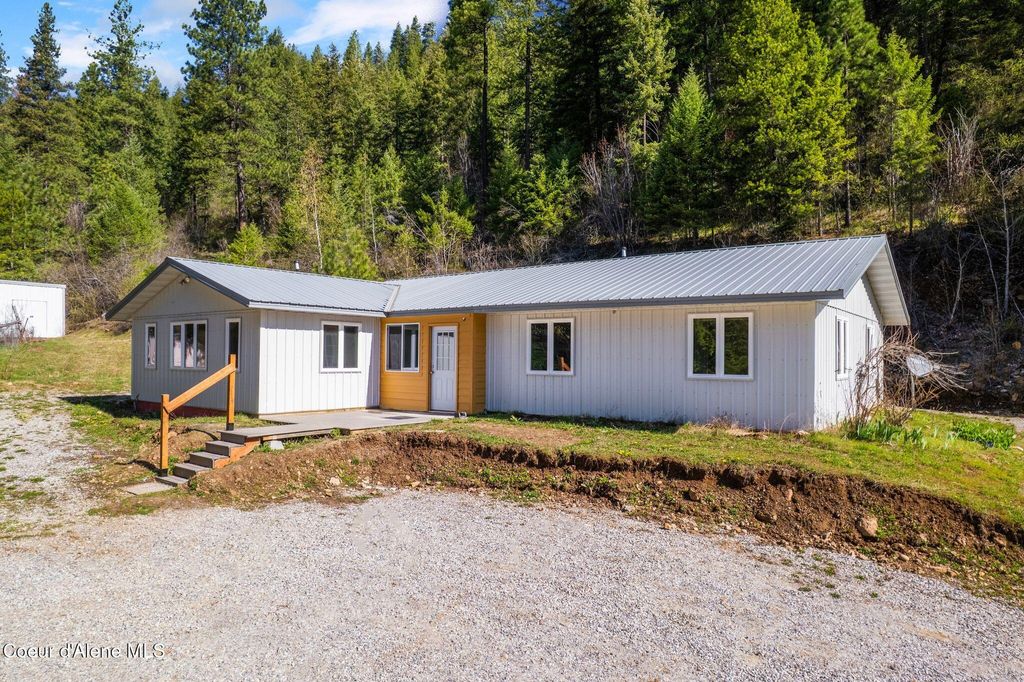 Photo of 2899 Upper Pack River River, Sandpoint, ID 83864 (MLS # 26-4462)