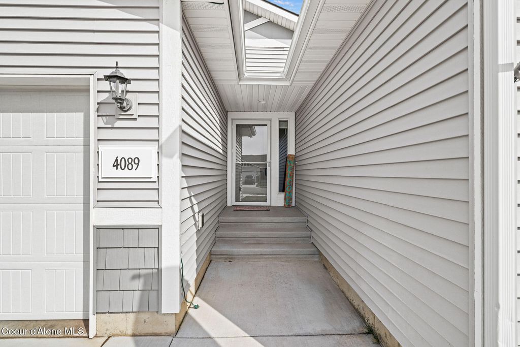 Photo of 4089 Belgrave Way, Hayden, ID 83835 (MLS # 26-2964)