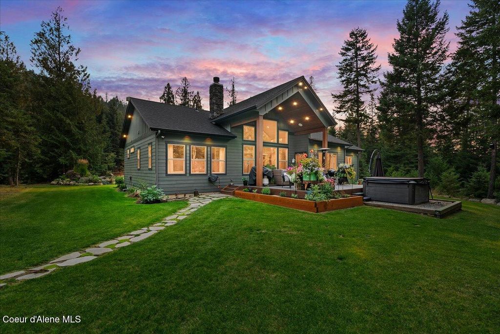 Photo of 529 Beaver Lake Lake, Athol, ID 83801 (MLS # 26-4993)