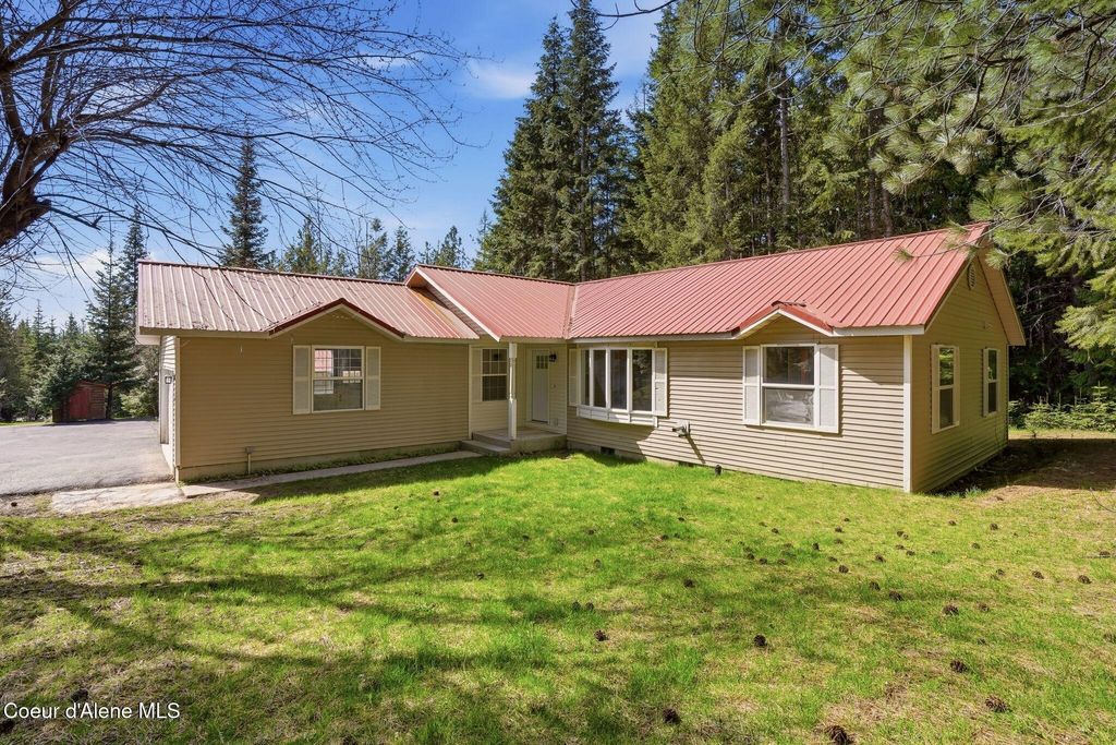Photo of 274 Johnny Long Rd, Sandpoint, ID 83864 (MLS # 26-4002)