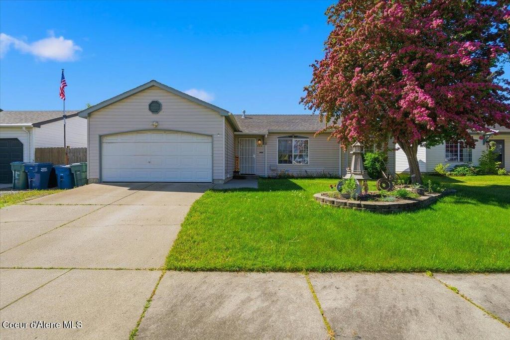 Photo of 900 Shasta Ave, Post Falls, ID 83854 (MLS # 26-5091)