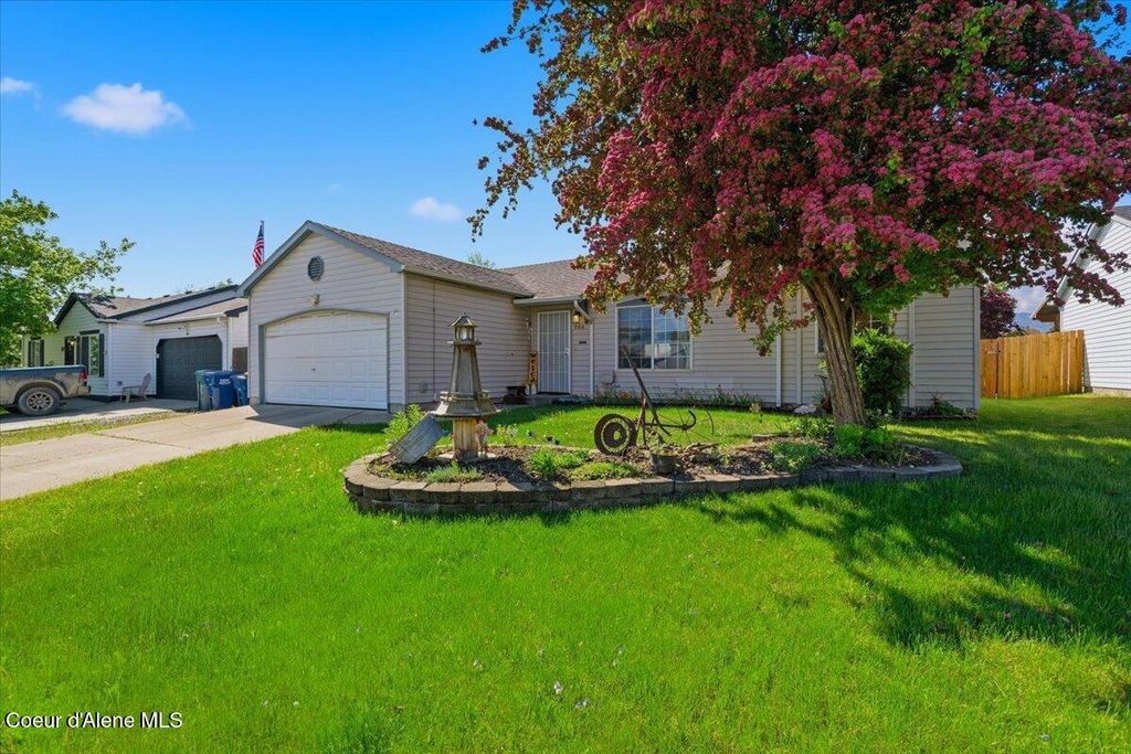 Photo of 900 Shasta Ave, Post Falls, ID 83854 (MLS # 26-5091)
