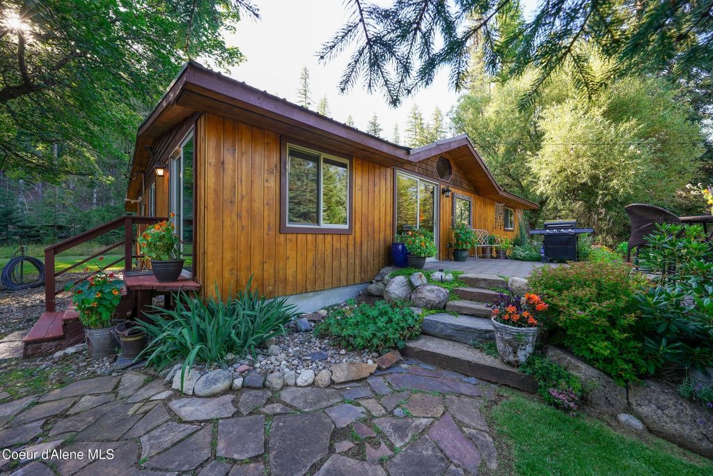 Photo of 430 Nordman Rd, Nordman, ID 83848 (MLS # 25-8237)