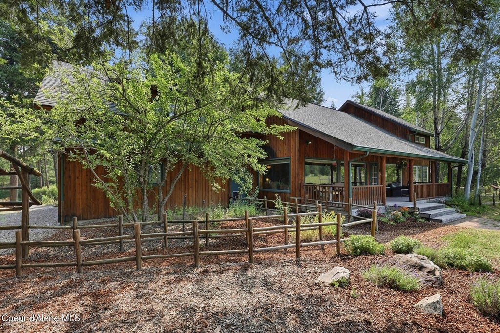Photo of 26314 Blanchard RD, Newport, WA 99156 (MLS # 26-8534)