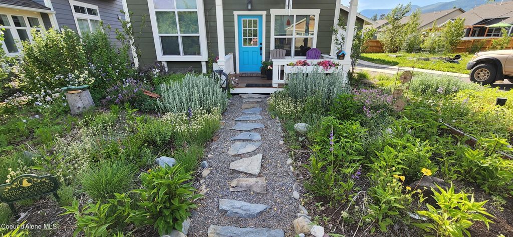 Photo of 1523 Nicholas Way, Sandpoint, ID 83864 (MLS # 25-10019)