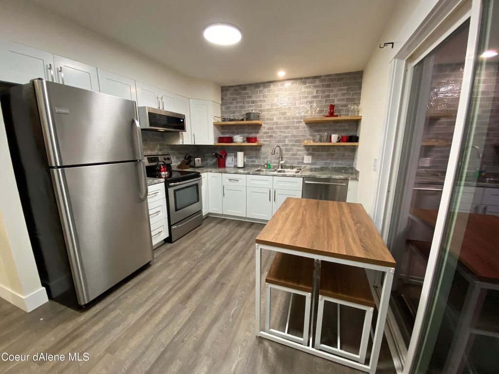 Photo of 709 W Davidson AVE, Coeur dAlene, ID 83814 (MLS # 23-1034)