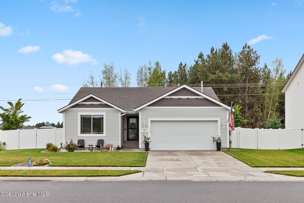 Photo of 3820 BELGRAVE Way, Hayden, ID 83835 (MLS # 25-9475)