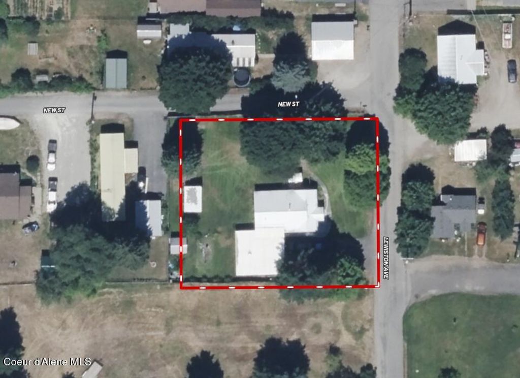 Photo of 605 Lewiston Ave, Pinehurst, ID 83850 (MLS # 26-2416)