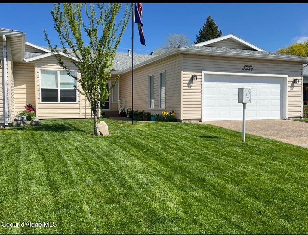 Photo of 1463 Woodlawn DR, Hayden, ID 83835 (MLS # 26-7217)