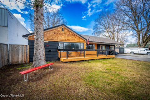 Photo of 1215 1ST St, Coeur dAlene, ID 83814 (MLS # 25-10200)