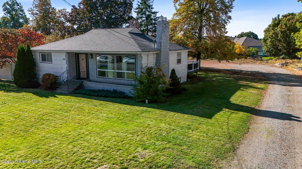 Photo of 1221 Mamer Rd, Spokane Valley, WA 99216 (MLS # 25-10504)