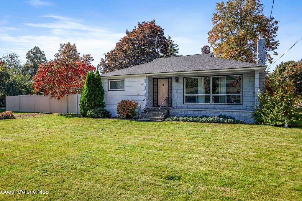 Photo of 1221 Mamer Rd, Spokane Valley, WA 99216 (MLS # 25-10504)