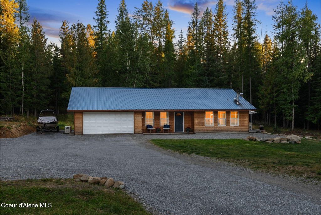 Photo of 400 High Rd Rd, Sandpoint, ID 83864 (MLS # 25-9736)
