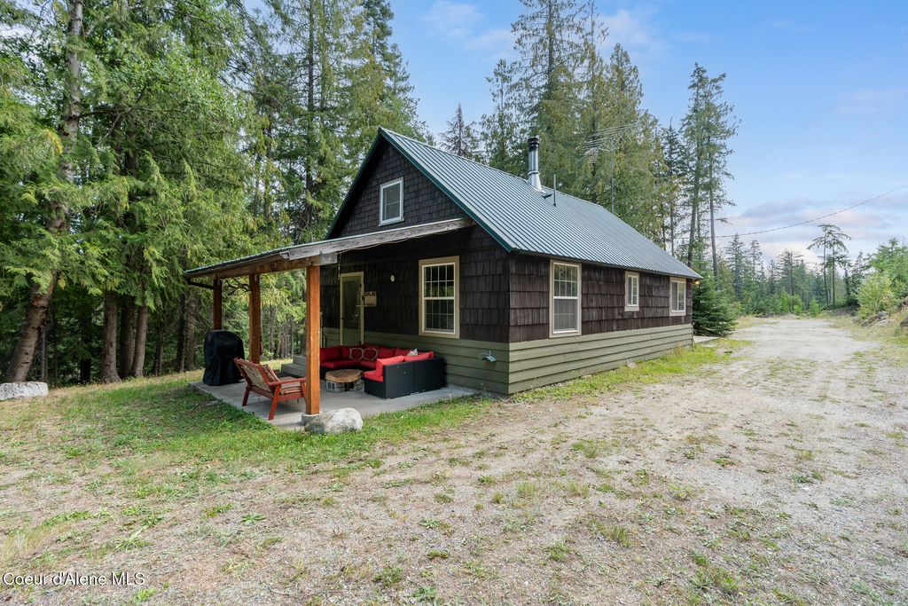 Photo of 3713 Reeder Bay Rd, Priest Lake, ID 83856 (MLS # 25-5358)