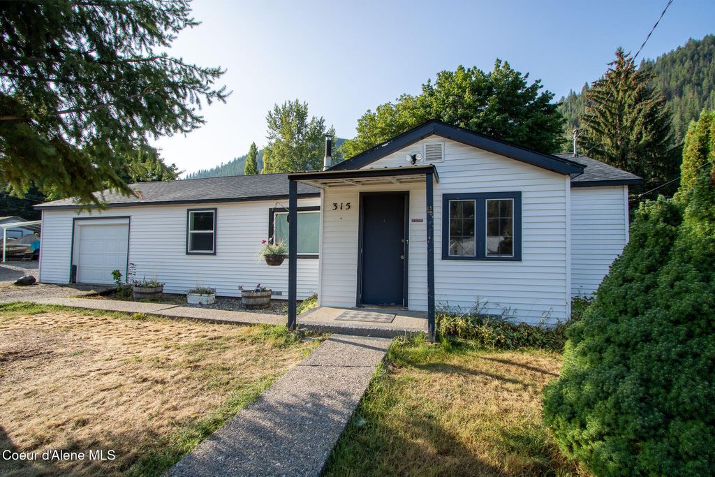 Photo of 315 Yellowstone Ave, Osburn, ID 83849 (MLS # 25-9823)