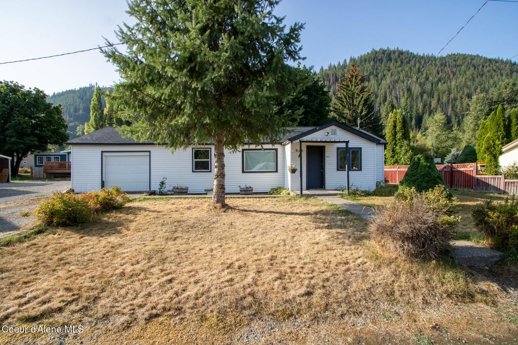 Photo of 315 Yellowstone Ave, Osburn, ID 83849 (MLS # 25-9823)