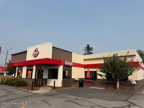 Photo of 420 Fifth Ave, Sandpoint, ID 83864 (MLS # 25-9270)