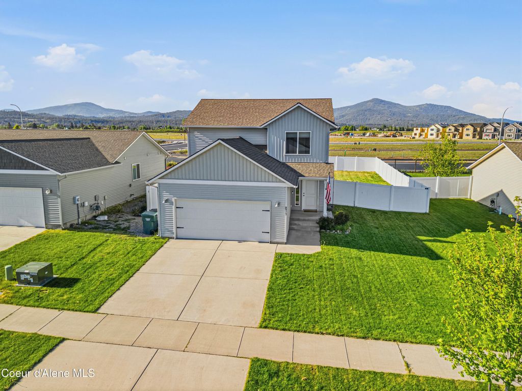 Photo of 8973 Scotsworth St, Post Falls, ID 83854 (MLS # 26-4820)