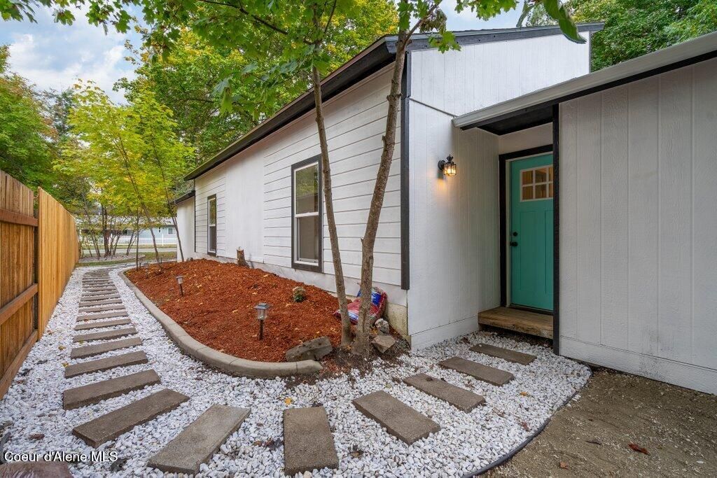 Photo of 1039/1041 15TH, Coeur dAlene, ID 83814 (MLS # 25-10516)