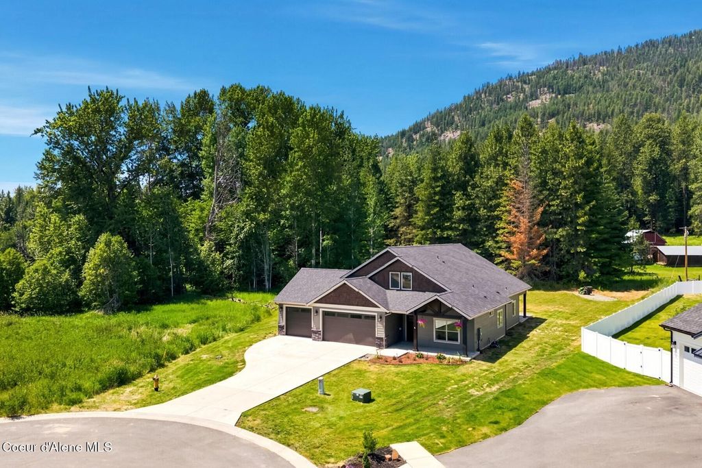Photo of 1317 Prominence Ct, Sandpoint, ID 83864 (MLS # 26-6628)