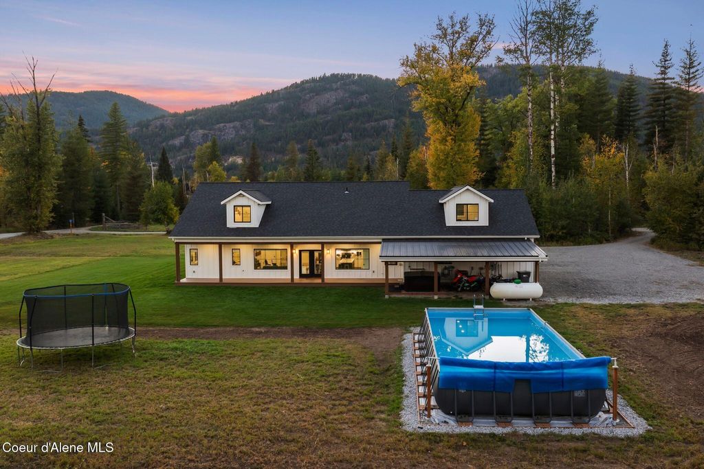 Photo of 61 Lightfoot Dr, Sandpoint, ID 83864 (MLS # 26-3354)