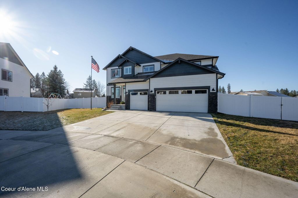 Photo of 15289 Liane Ln, Rathdrum, ID 83858 (MLS # 26-1186)