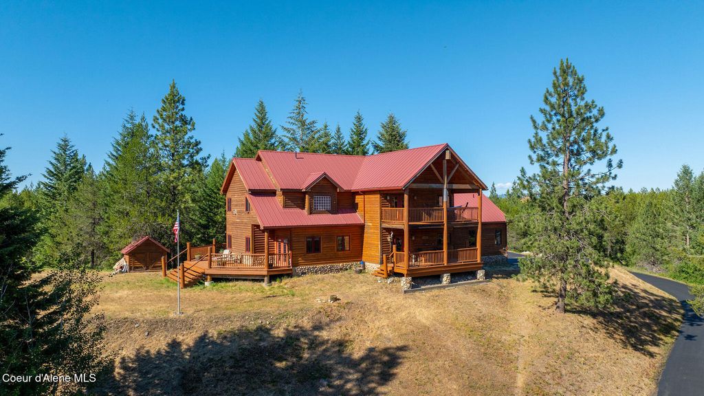 Photo of 8899 Coeur d'Alene Dr, Spirit Lake, ID 83869 (MLS # 26-2246)