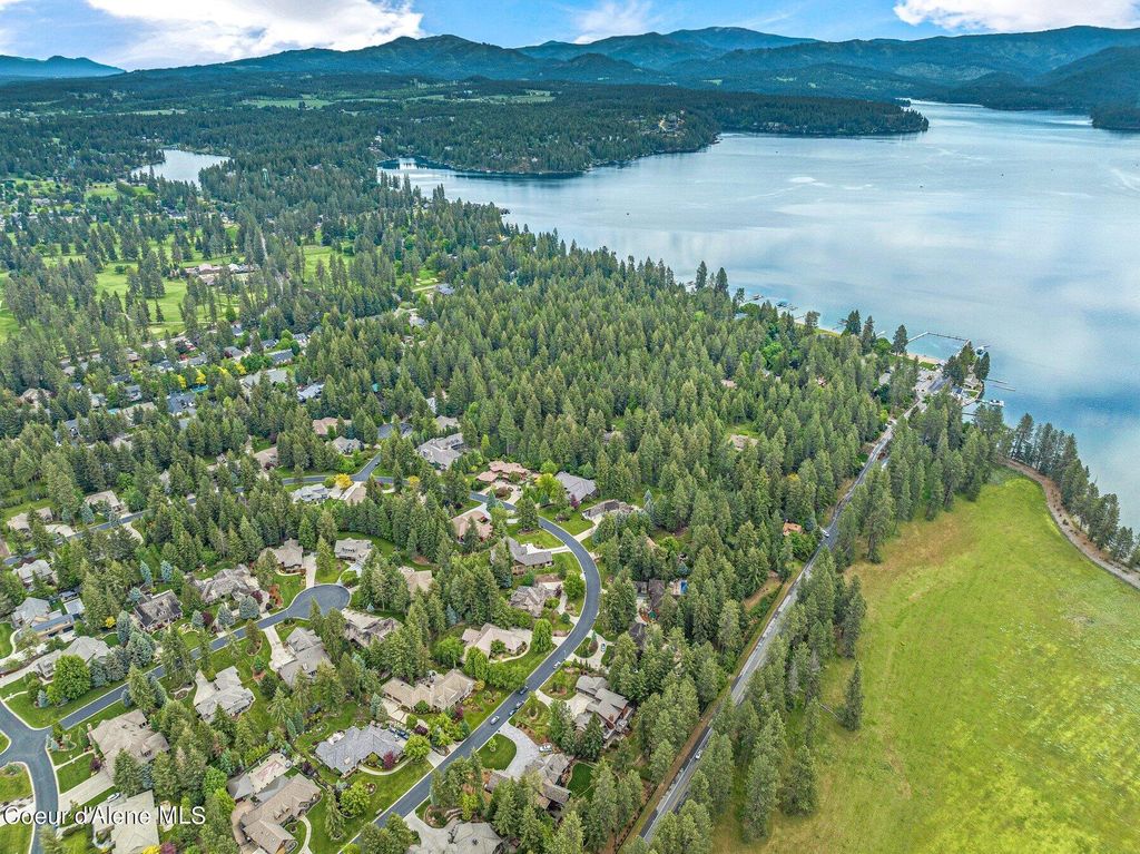 Photo of 2060 WOODSTONE Dr, Hayden, ID 83835 (MLS # 25-8441)