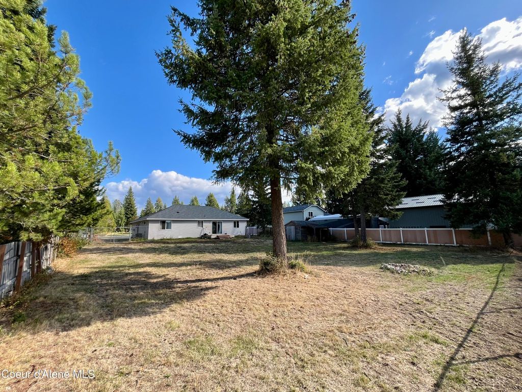 Photo of 31123 10TH Ave, Spirit Lake, ID 83869 (MLS # 25-10146)