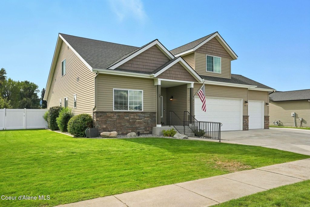 Photo of 528 ASHWORTH Ln, Post Falls, ID 83854 (MLS # 25-10178)