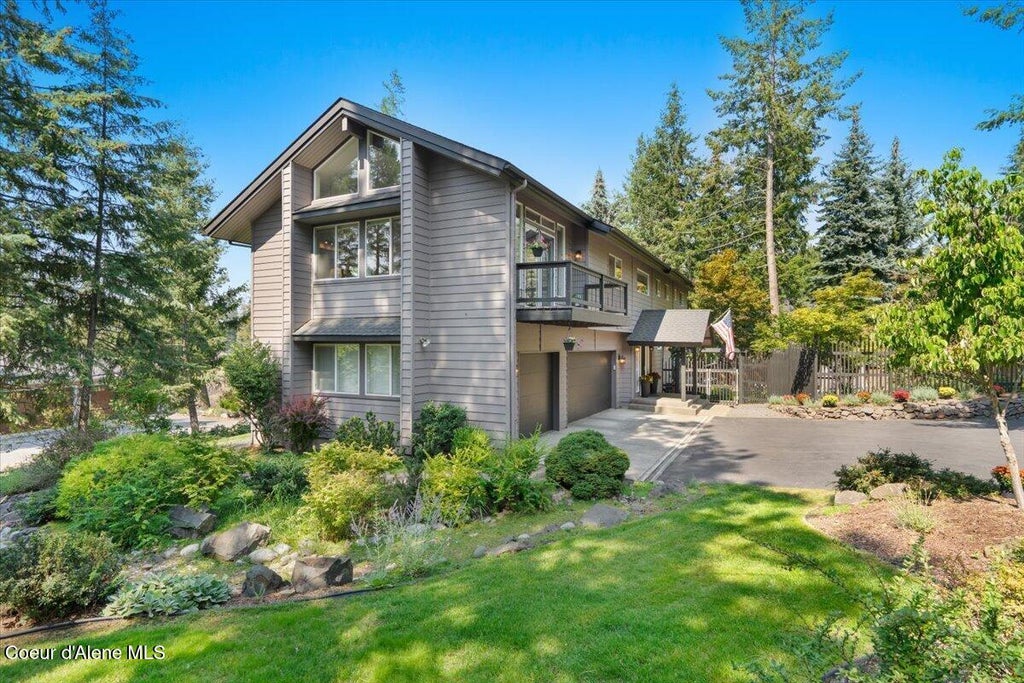 Photo of 2885 Point Hayden Dr, Hayden, ID 83835 (MLS # 26-8851)