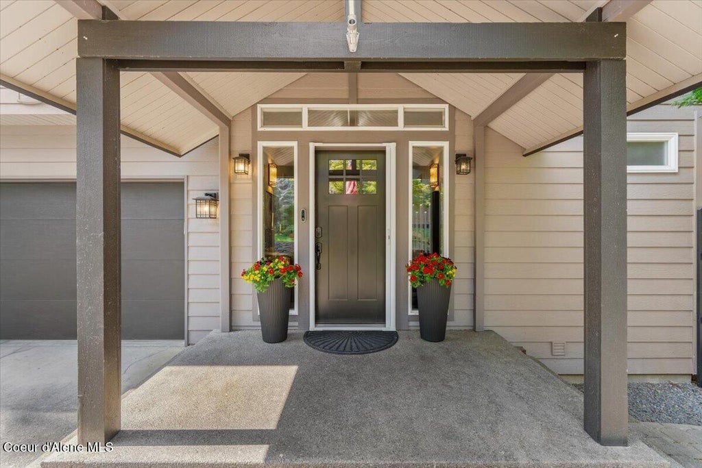 Photo of 2885 Point Hayden Dr, Hayden, ID 83835 (MLS # 26-8851)