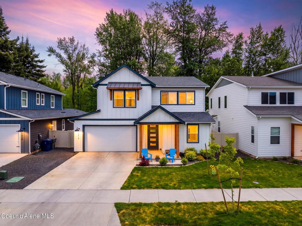 Photo of 1814 HERRING AVE, Sandpoint, ID 83864 (MLS # 26-5175)