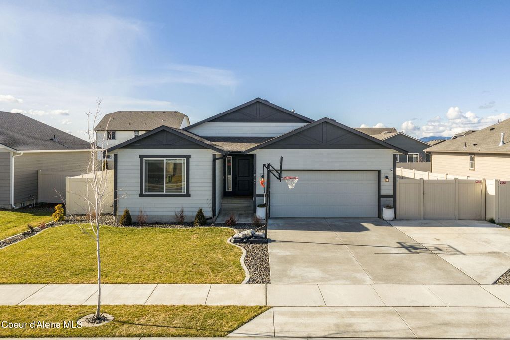 Photo of 10121 BELGRAVE Loop, Hayden, ID 83835 (MLS # 26-1195)