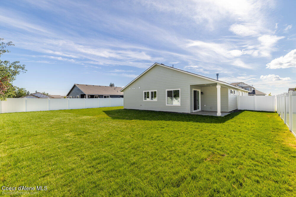 Hayden, Idaho 83835, United States, 3 Bedrooms Bedrooms, ,2 BathroomsBathrooms,Residential,Pending,58119