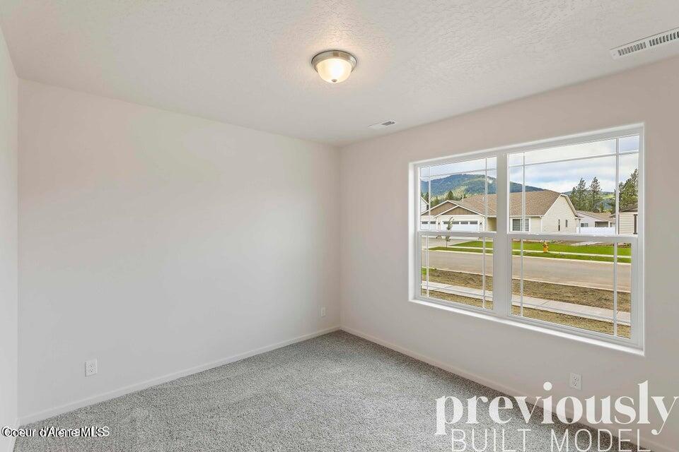 Hayden, Idaho 83835, United States, 3 Bedrooms Bedrooms, ,2 BathroomsBathrooms,Residential,Pending,58119