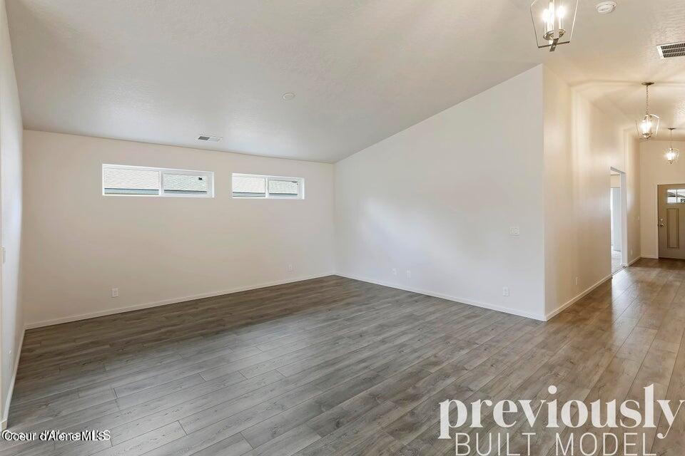 Hayden, Idaho 83835, United States, 3 Bedrooms Bedrooms, ,2 BathroomsBathrooms,Residential,Pending,58119