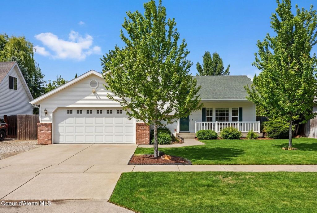 Photo of 9201 Castle Way, Hayden, ID 83835 (MLS # 26-3145)