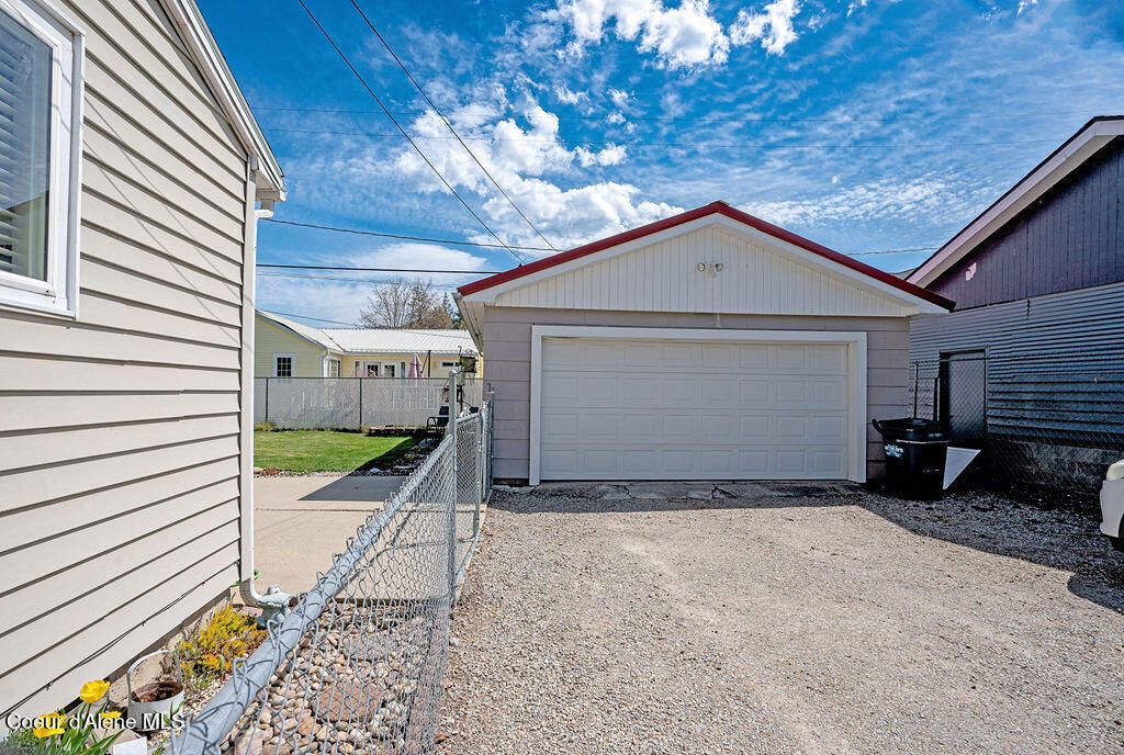 Photo of 407 5th St, Pinehurst, ID 83850 (MLS # 26-3977)